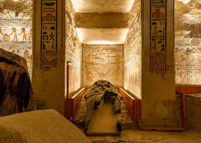 Private Luxor Day Tour from Cairo by Plane