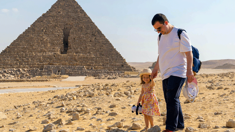 dad-with-daughter-egypt-with-kids